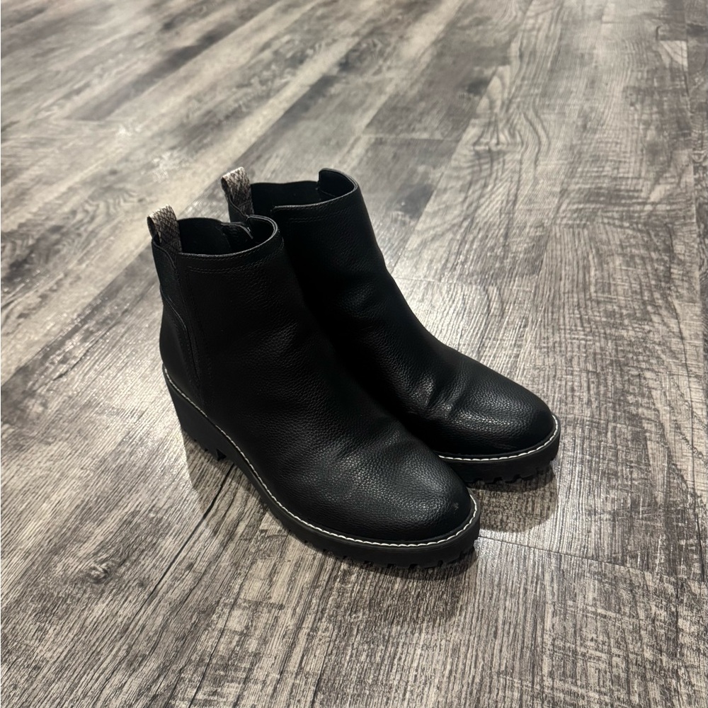 Universal Thread Black Ankle Booties